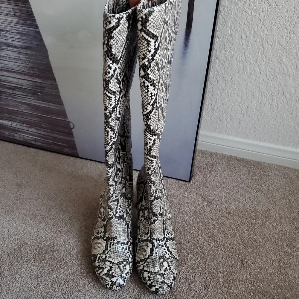 Last one! Zara * Snakeskin Print Knee High Heeled Boots - Picture 14 of 16